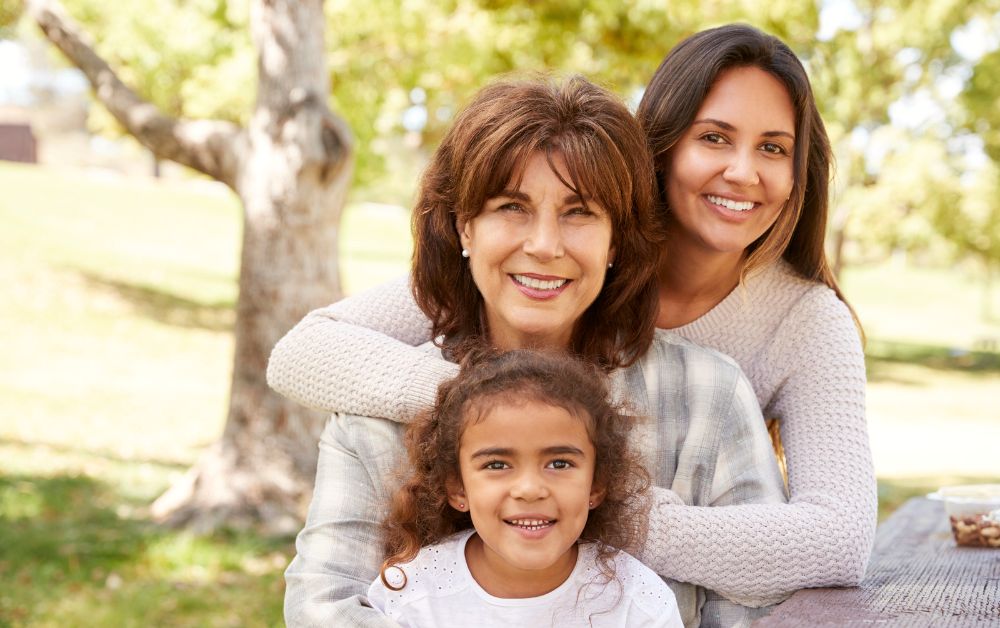 3 generaciones de mujeres en la familia